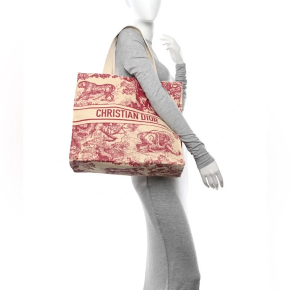 NWT CHRISTIAN DIOR Straw Dioriviera Tote Red ❤️ - Picture 2 of 9